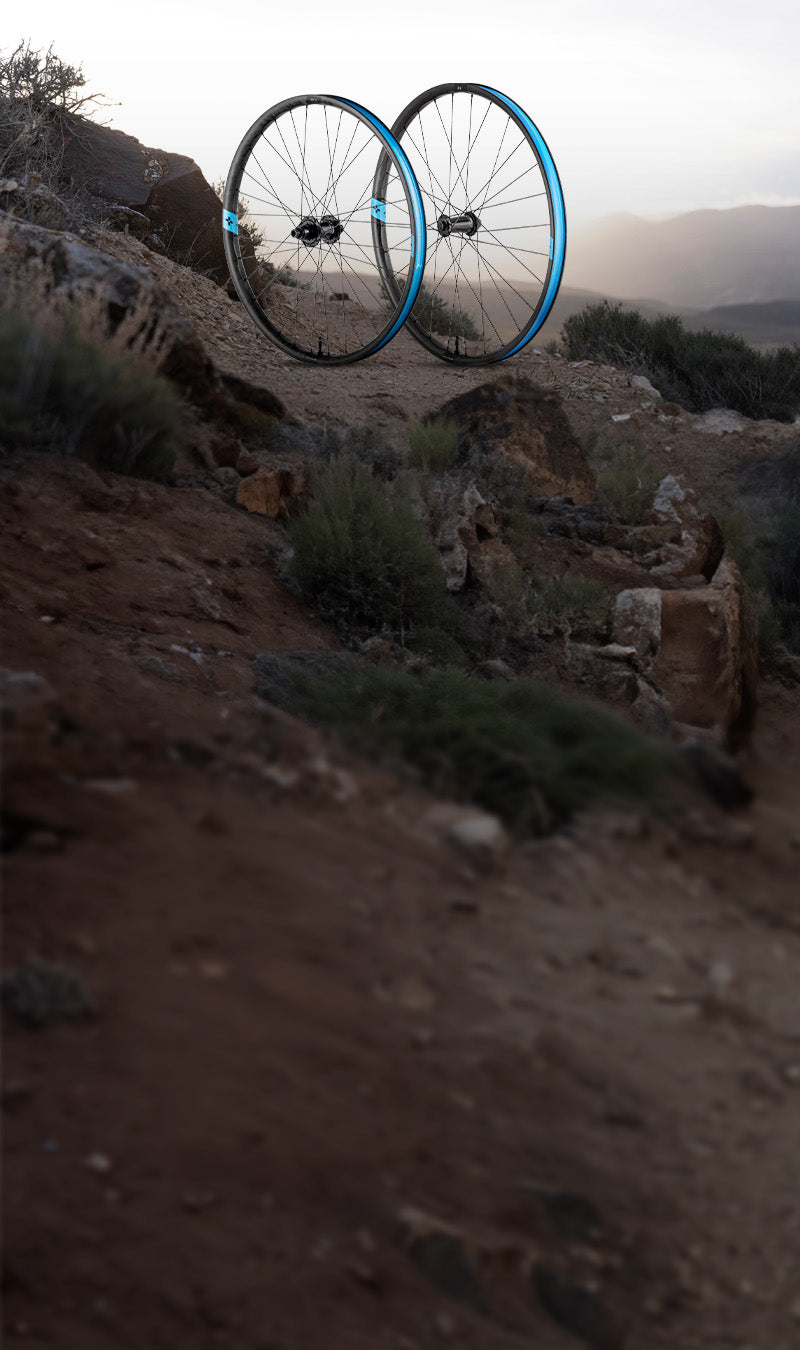 F+B 30 EM | MTB Carbon Mixed Mullet Wheelset | FORGE+BOND F+B 30 EM | MTB Carbon Mixed Mullet Wheelset | FORGE+BOND