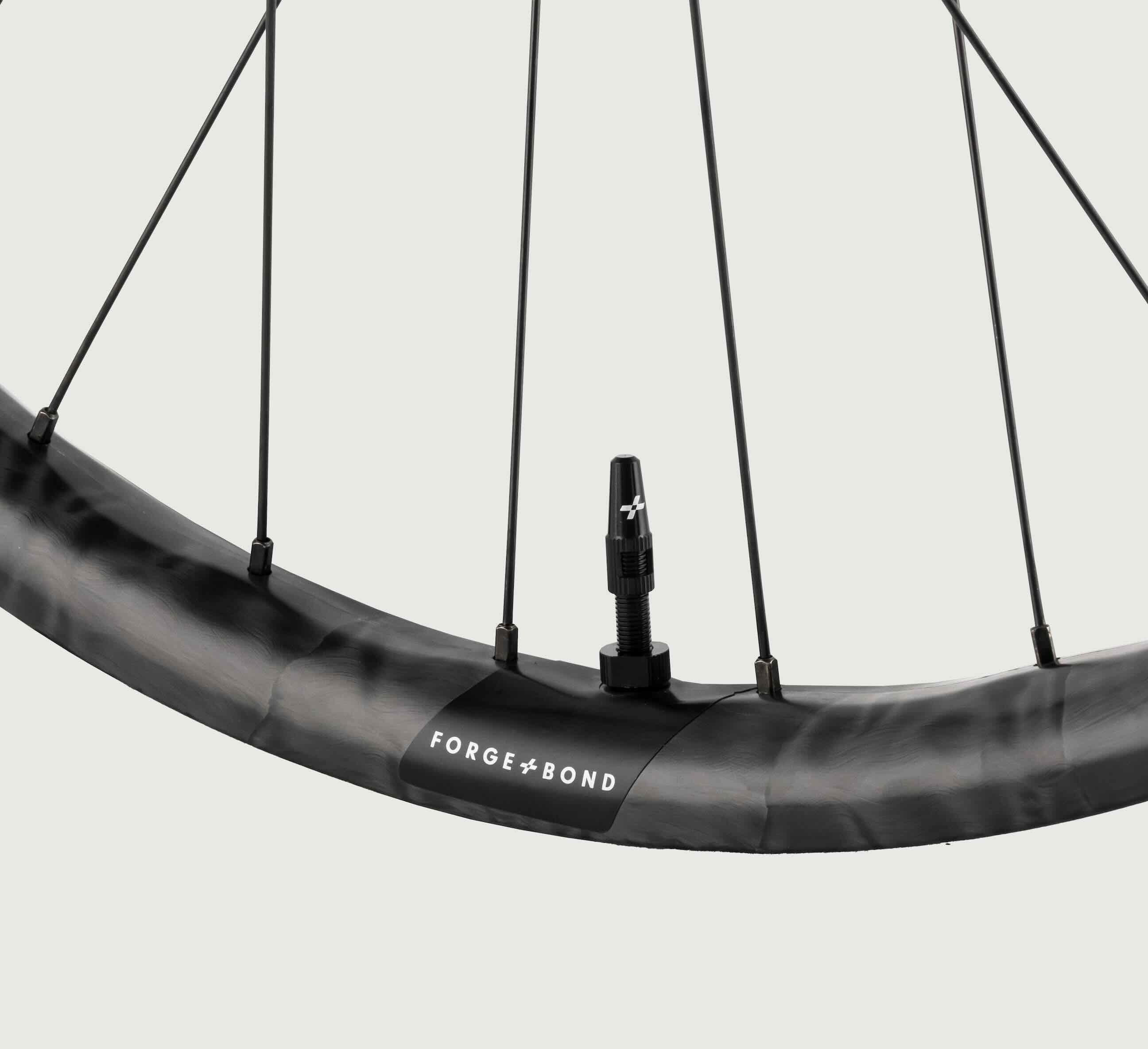 F+B 30 EM | MTB Carbon Mixed Mullet Wheelset | FORGE+BOND F+B 30 EM | MTB Carbon Mixed Mullet Wheelset | FORGE+BOND