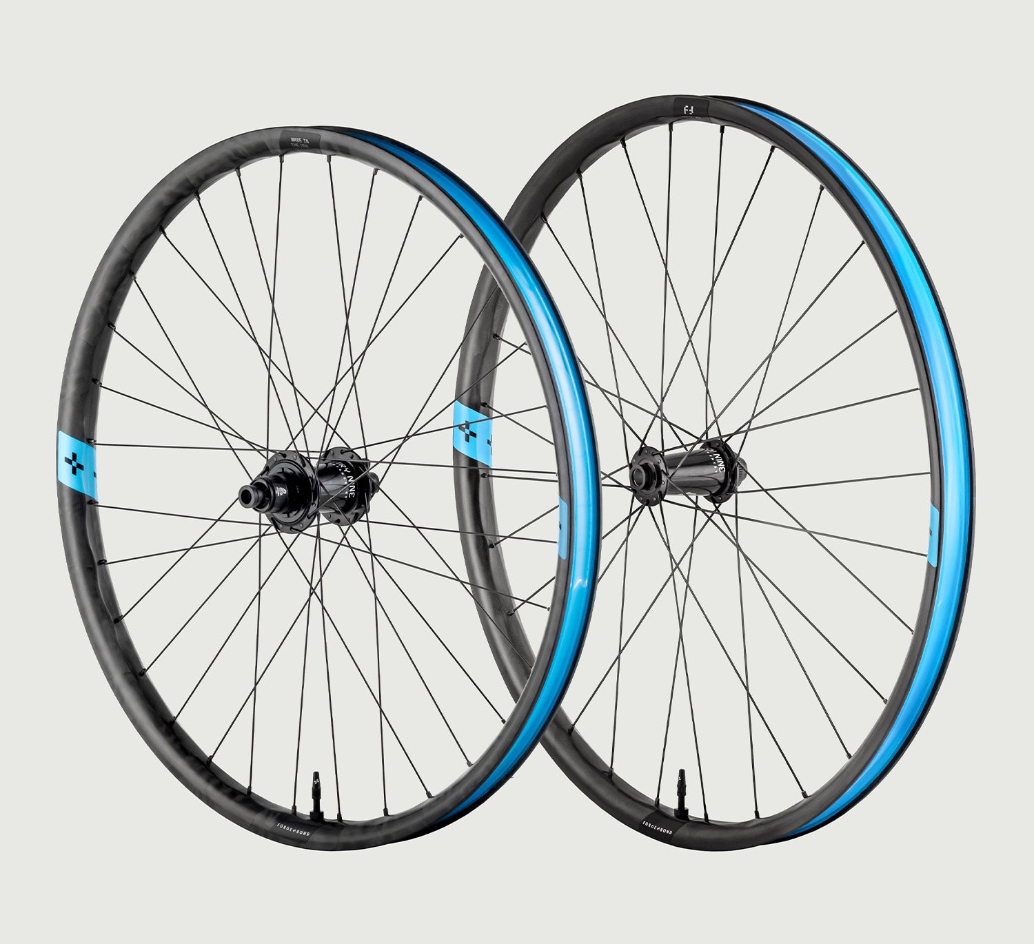 F+B 30 EM | MTB Carbon Mixed Mullet Wheelset | FORGE+BOND F+B 30 EM | MTB Carbon Mixed Mullet Wheelset | FORGE+BOND