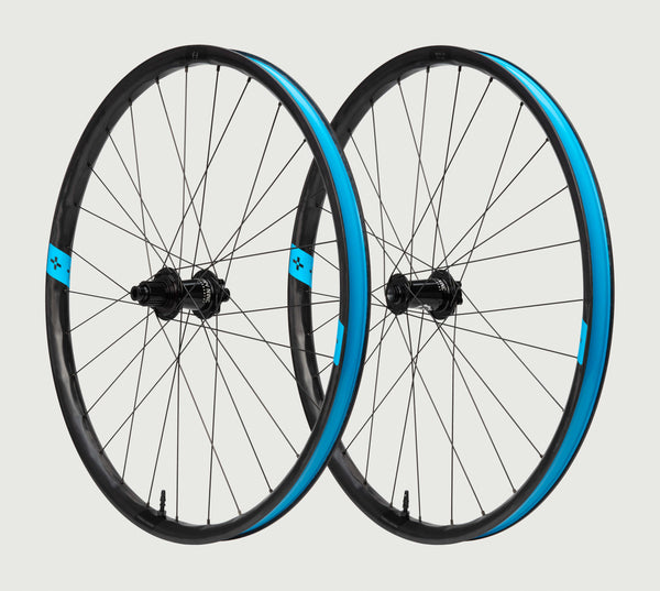 BMX F- 2.30 タイヤ＆ホイール BMX F- 2.30 タイヤ＆ホイール - メルカリ